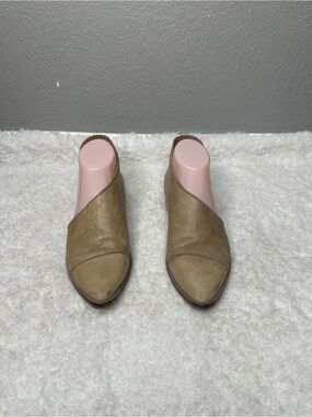 Free People Royale Flat Tan Leather Side Cutout Pointed Toe Slip on Sz EU36 USA6